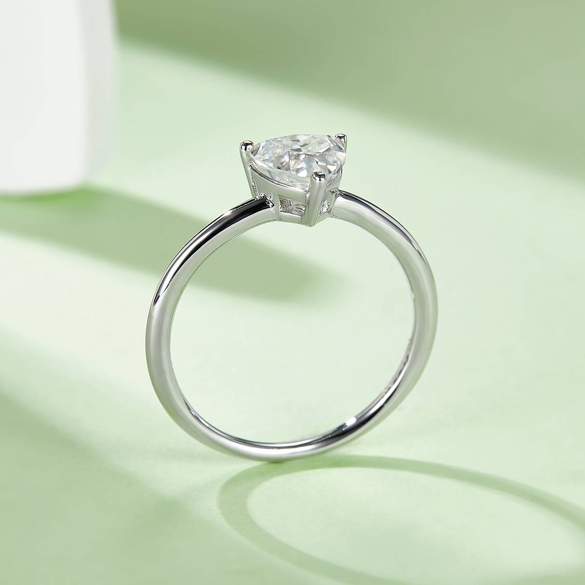 Classic triangle S925 silver plated white gold moissanite diamond women's ring 1.0 carat D-grade